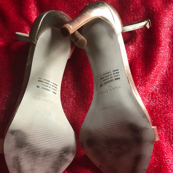 Steve Madden sandals. Metallic heels. Like new. - Picture 9 of 13